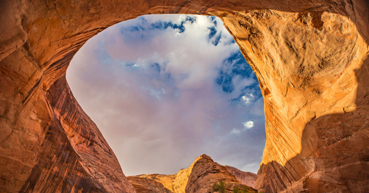 crack in the wall coyote gulch landscape photography backpacking and hiking