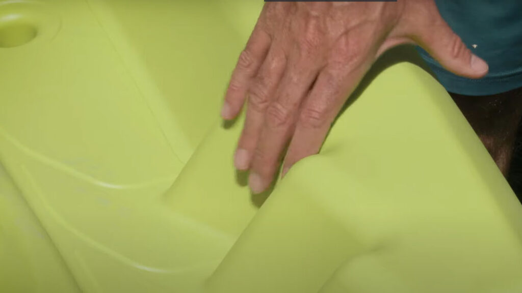 Beginner Kayaks - simple foot rests