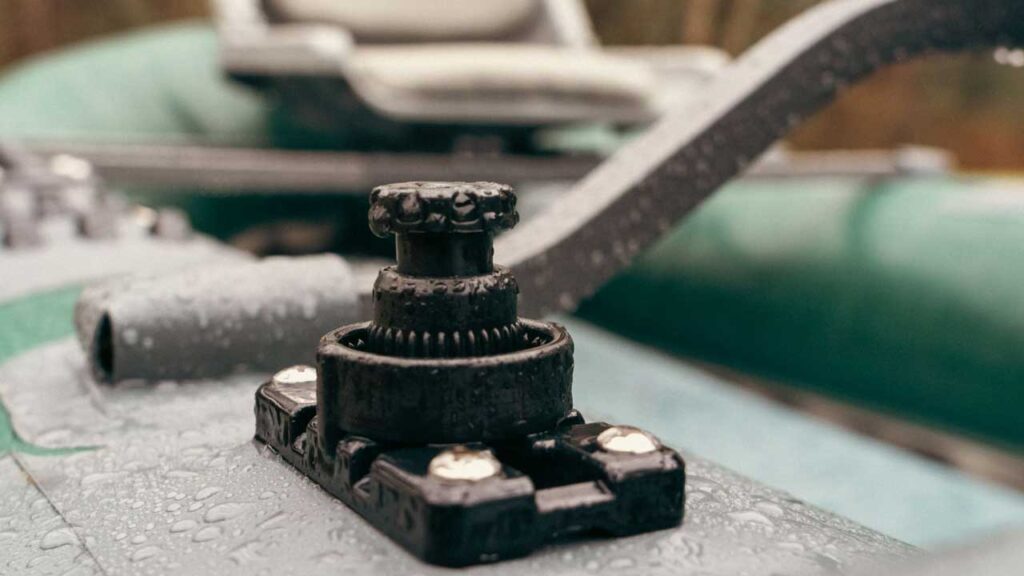 Cool mounting plates make it easy to mount Yakattack style accessories.