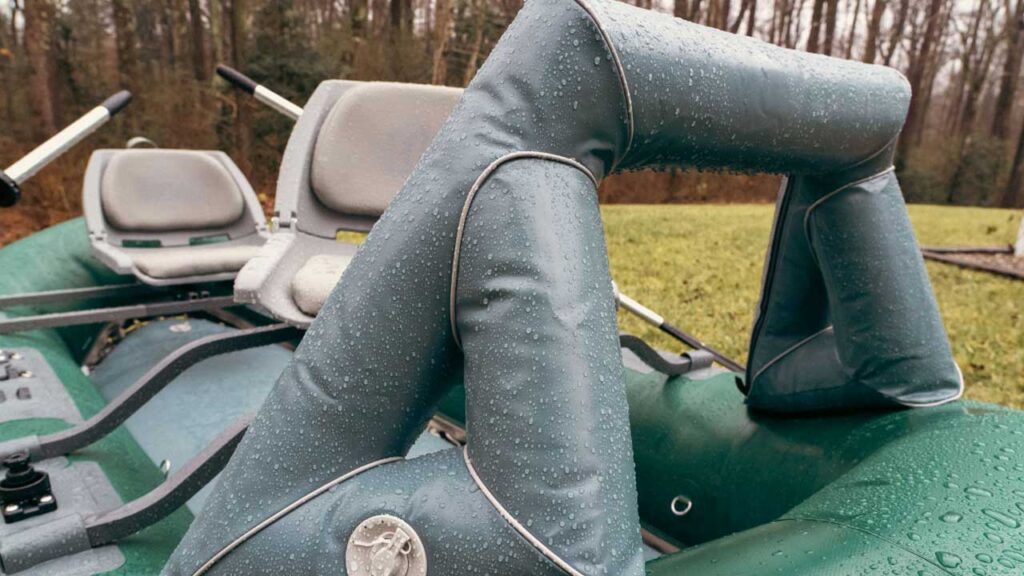 The Striker has a bit more rigidity in the seat, but the thigh standing pillars didn't hold as well as the aluminum thigh braces on the Slipstream.