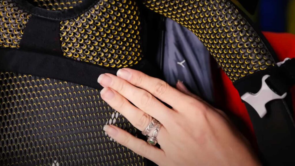 These back panels rubbed a bit bothering my shoulder blades when we hiked.