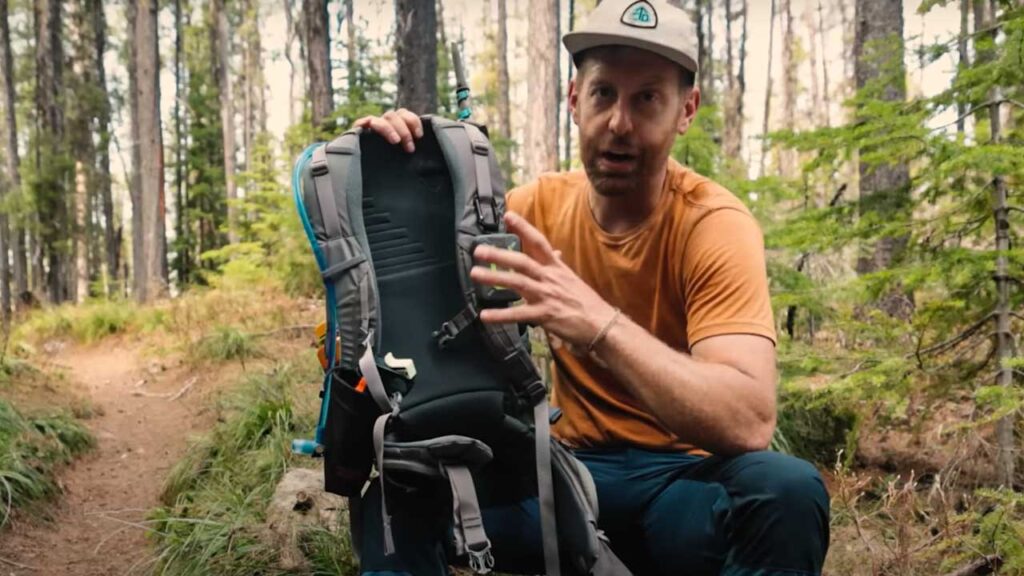 The Mystery Ranch Coulie 20 has an adjustable yoke. Coulee 20L Review