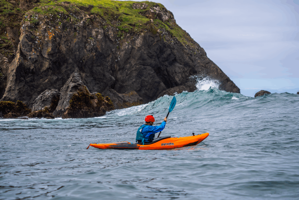 beginners kayakers should use the paddle properly,  pyranha kayak